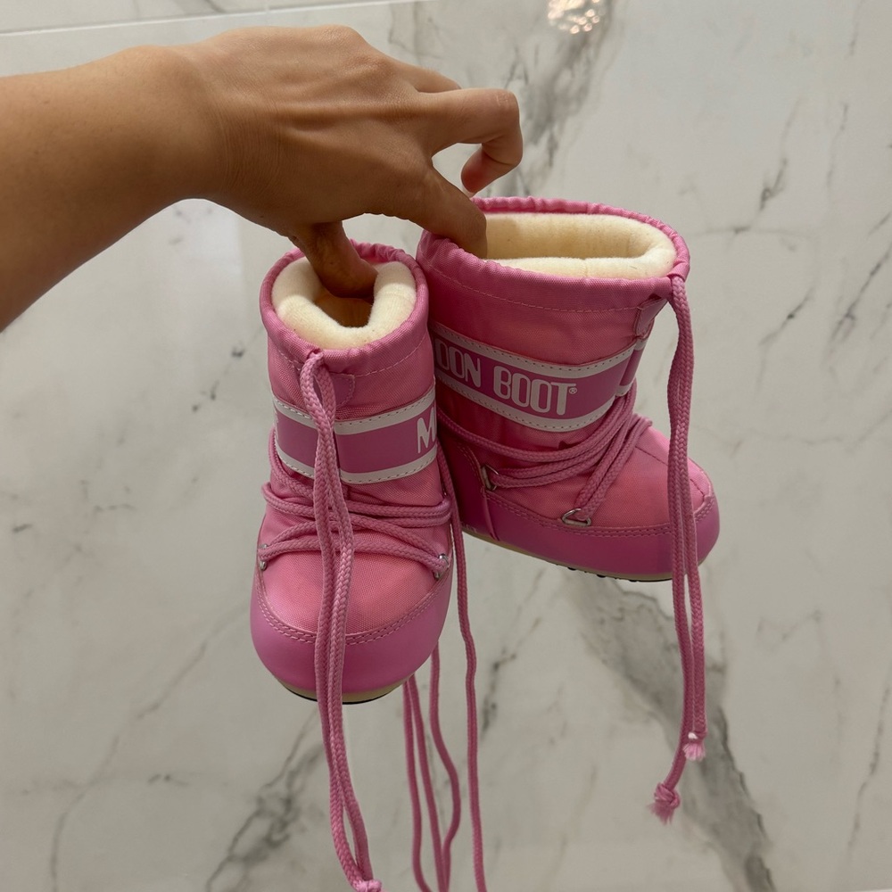 Toddlers moon boots pink